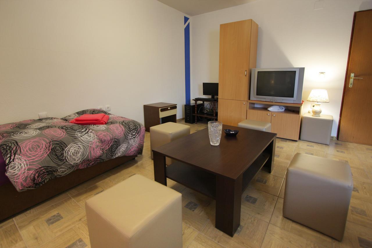 Hostel Topic Banja Luka Extérieur photo