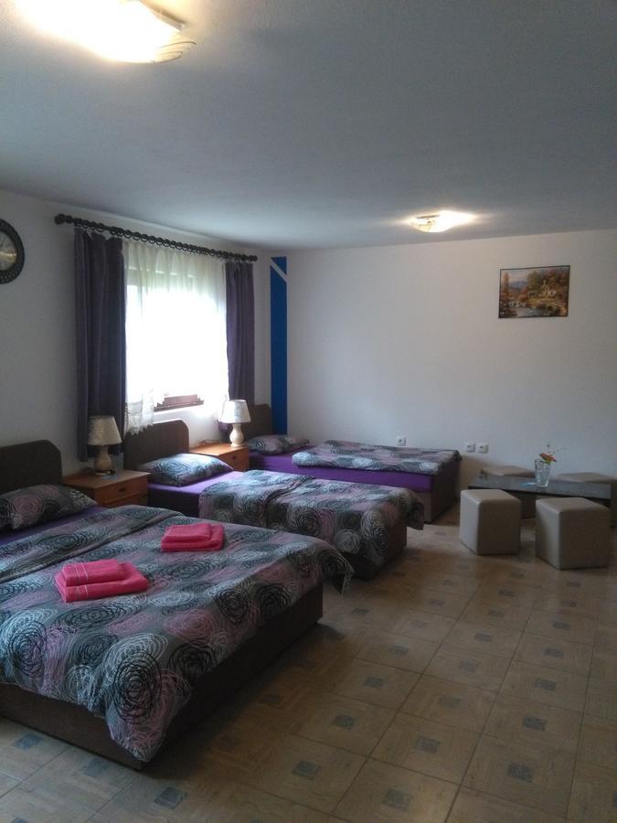 Hostel Topic Banja Luka Extérieur photo